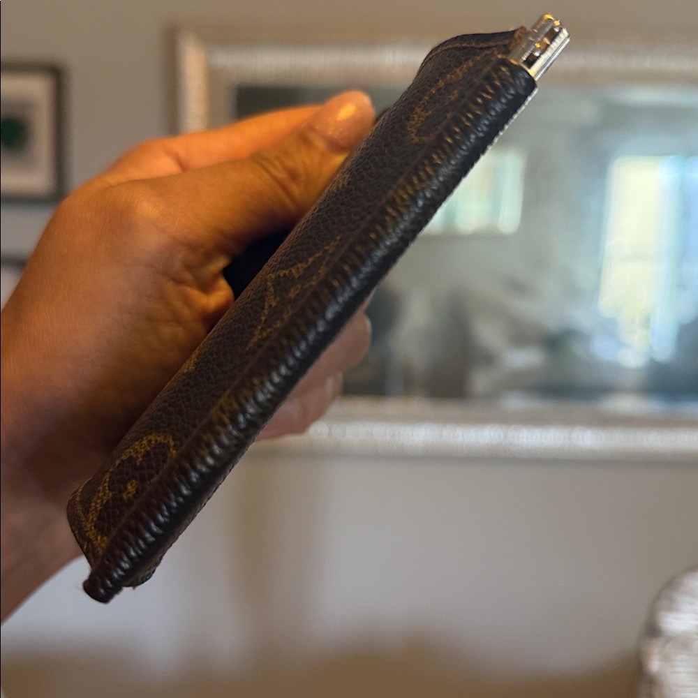 VINTAGE Louis Vuitton Brown and Gold Monogram Money Clip - Picture 3 of 4